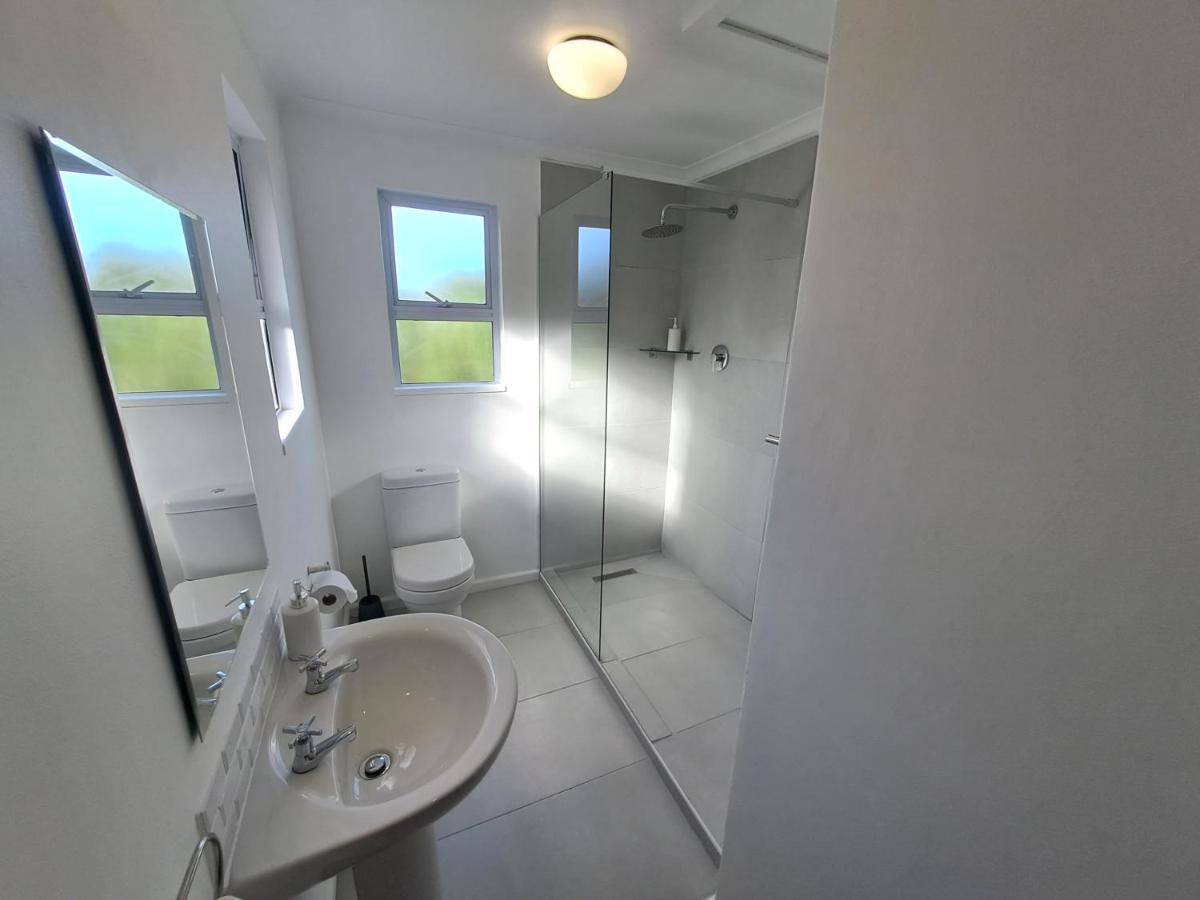 Atlantic Dream Beachfront Villa Scarborough Extérieur photo
