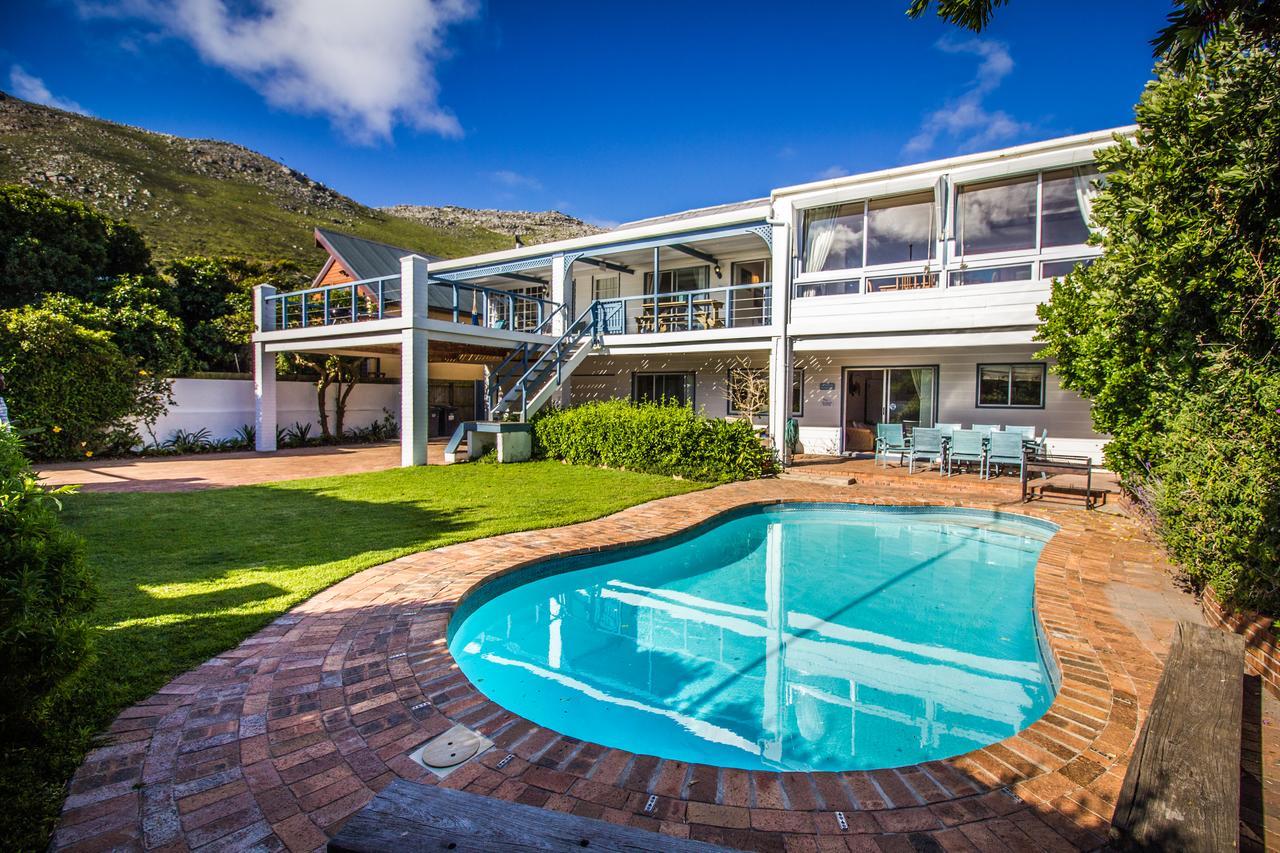 Atlantic Dream Beachfront Villa Scarborough Extérieur photo